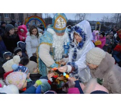 22 грудня відбулося відкриття міської ялинки.До малят завітав Святий Миколай і привітав дітвору з прийдешнім Новим роком та Різдвом.