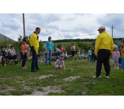 Відкриття дитячих спортивних майданчиків по мікрорайонах міста. Під час заходів на дітей чекали веселі спортивні змагання та естафети — маленькі сватівчани залюбки взяли участь у всіх змаганнях.