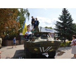 24 серпня відбулася виставка старожитностей «Немеркнучий світ давнини». Для зацікавлених осіб на площі була представлена військова техніка.