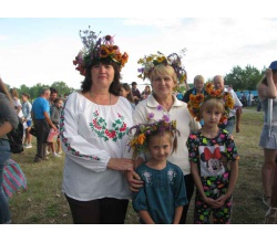 7 липня 2017 р. на стадіоні Зарічному відбулися гуляння з нагоди Івана Купала.Та яке ж свято Івана Купала без його найголовнішого атрибуту — яскравого віночка із запашних польових квітів і трав. Цього святкового вечора змагалися у вмінні виплітати вінки