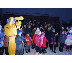 Урочисте відкриття Різдвяного містечка 2016 р. Міська ялинка засяяла новорічними вогнями.