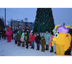 Калейдоском новорічних свят для дітлахів, які проживають на віддалених вулицях 2016 р.Під час заходу.