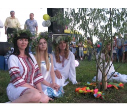 Під час святкування свята Івана Купала.