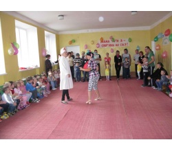 КДНЗ Веселка Сватове. Конкурси на святі Мама тато і я - спортивна ми сім