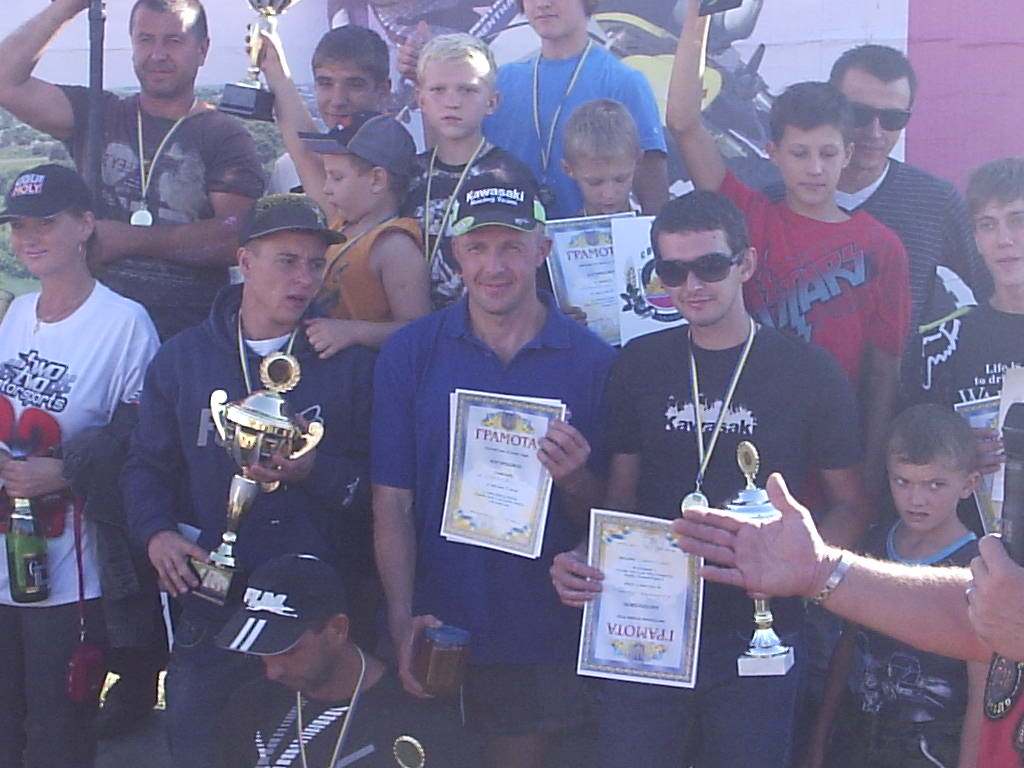 Церемонія нагородження переможців змагання з мотокросу на кубок Сватівського міського голови