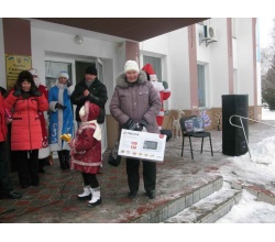 Головний приз мікрохвильова піч для переможця в Новорічному конкурсі. 2013 рік Сватове.