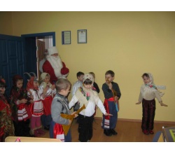 Гра дітей на Старий Новий рік в міській раді 2013 р.