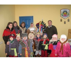 Фото дітей з Мером Рибалко Е.В. на Старий Новий рік в міській1 раді. 2013 р.