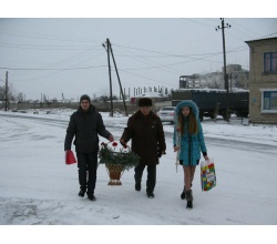 Покладання квітів до пам