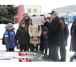 на пл.50-річчя Перемоги відбувся захід під назвою екскурсійна стежка «Історія центральної площі міста Сватове»