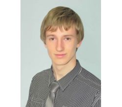 Євген Правенький – випускник ЗОШ № 8. Старанний та дисциплінований юнак. Призер ІІ етапу Всеукраїнських олімпіад із астрономії. Захоплюється волейболом та футболом. Скромний, товариський, стриманий, урівноважений учень. Користується повагою серед однолітків.